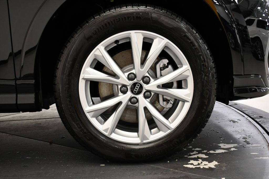 Thumbnail: 2025 Audi Q3 - 17