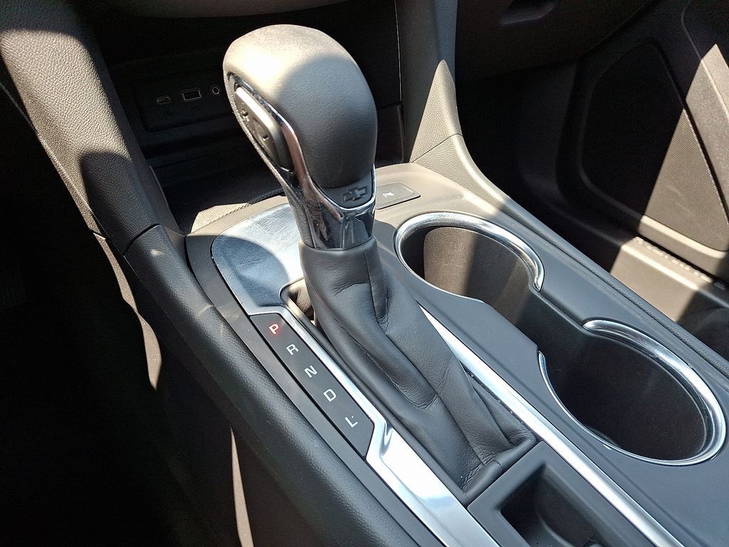 Thumbnail: 2022 Chevrolet Equinox - 16