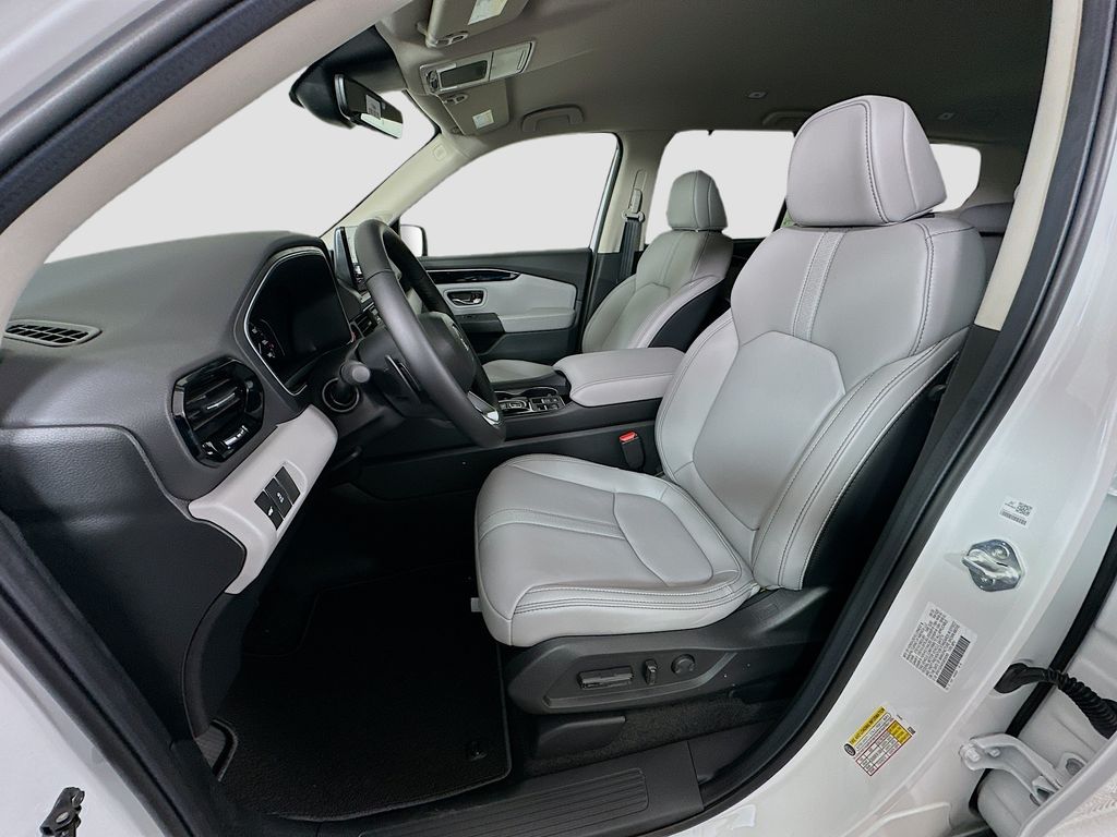 Thumbnail: 2025 Honda Pilot - 15