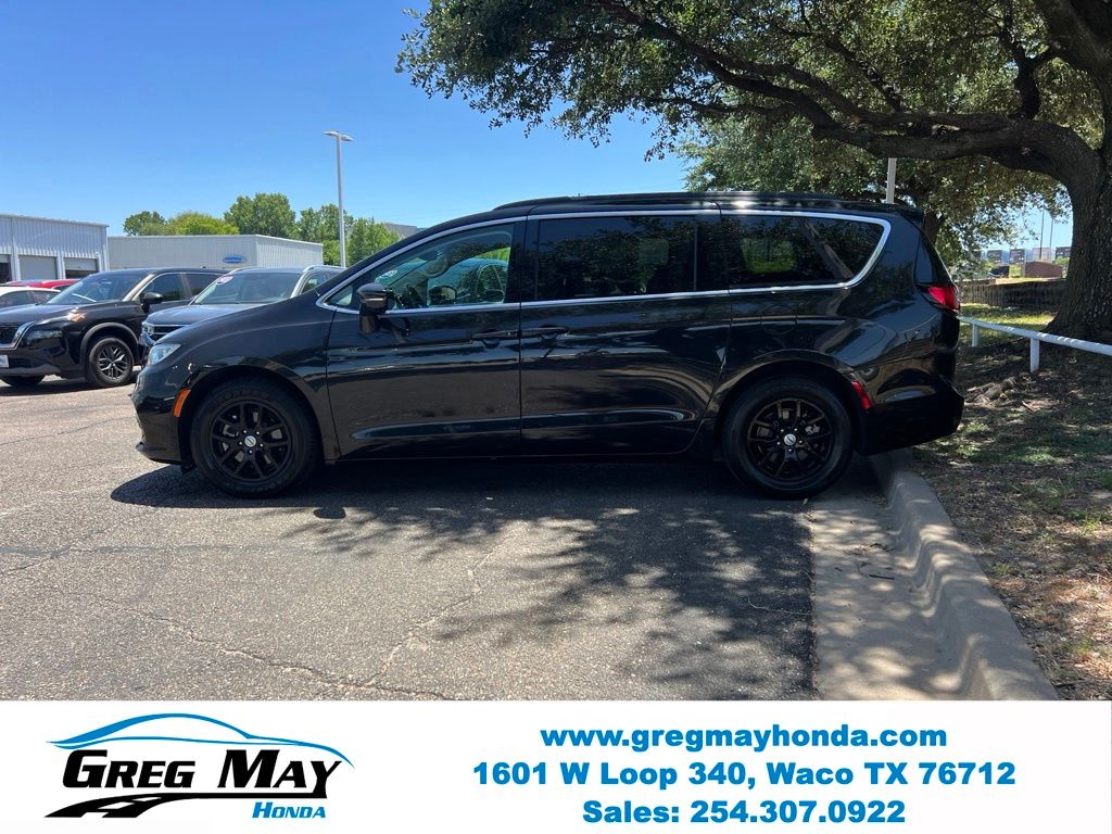 2022 Chrysler Pacifica Touring L - 3