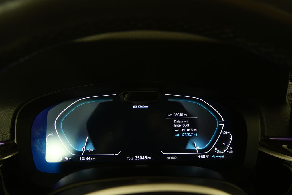 Thumbnail: 2023 BMW 5 Series - 22