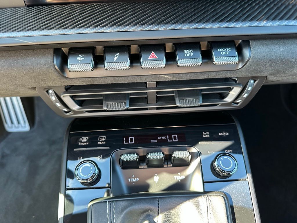 Thumbnail: 2025 Porsche 911 - 25