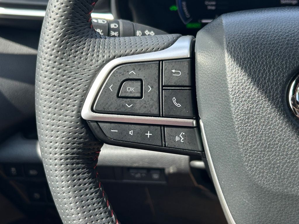 Used 2025 Toyota Sienna Van