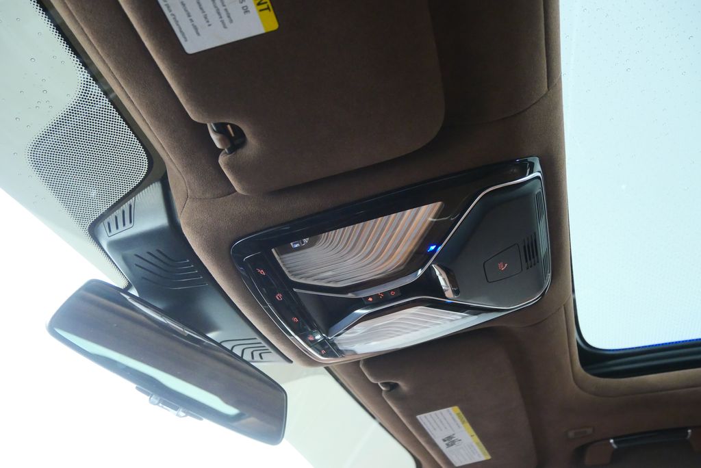 Thumbnail: 2021 BMW 7 Series - 27