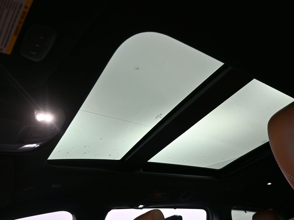 Used 2024 Bright White Clearcoat Chrysler Pinnacle image 13