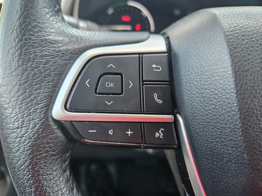 Thumbnail: 2024 Toyota Sienna - 21
