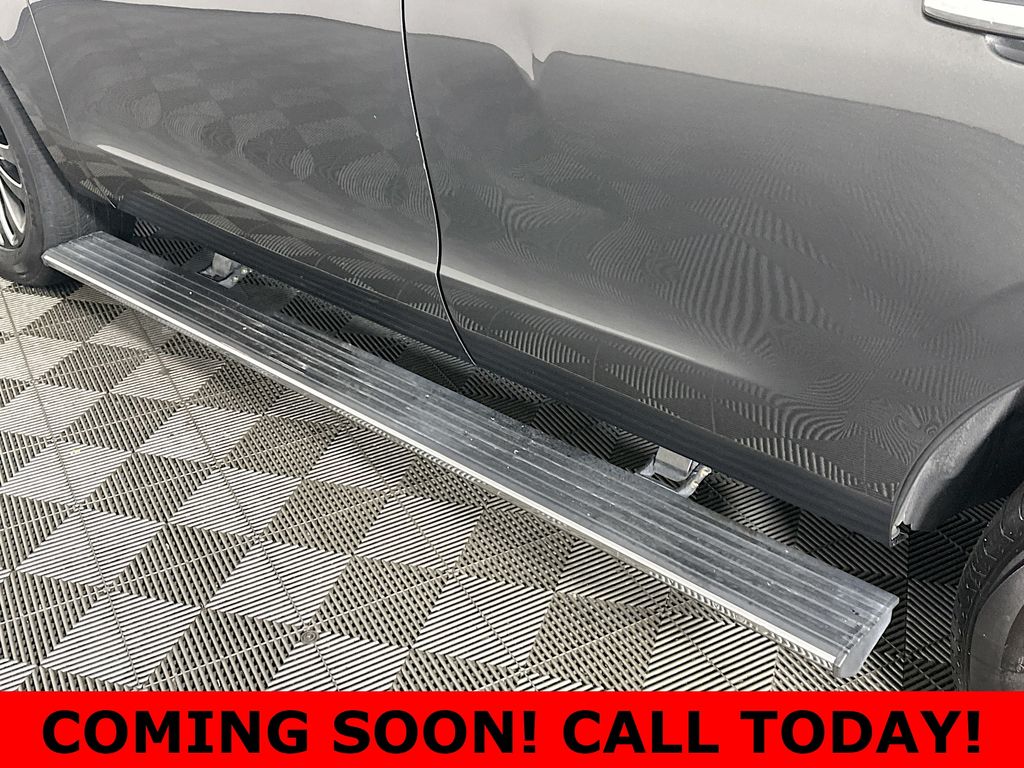 Used 2020 Gray Ford Limited image 22