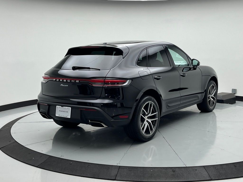 Thumbnail: 2025 Porsche Macan - 9