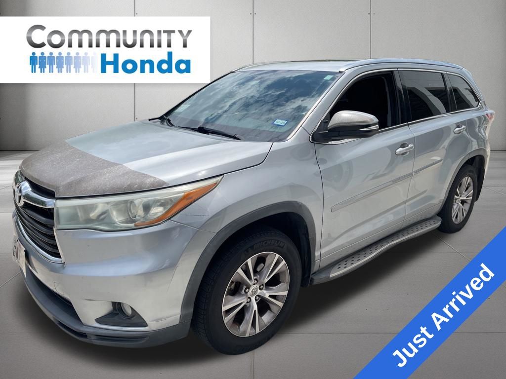 2015 Toyota Highlander XLE V6 Silver at Emmons Autoplex