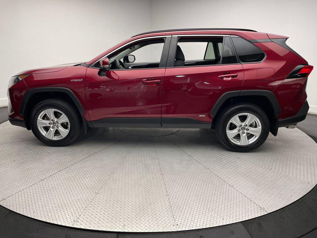 2021 Toyota RAV4 LE 8