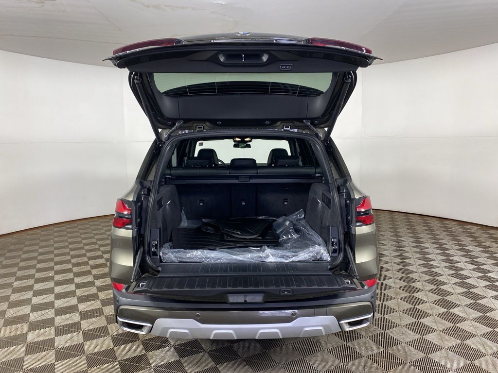 Used 2026 Green BMW xDrive40i image 20