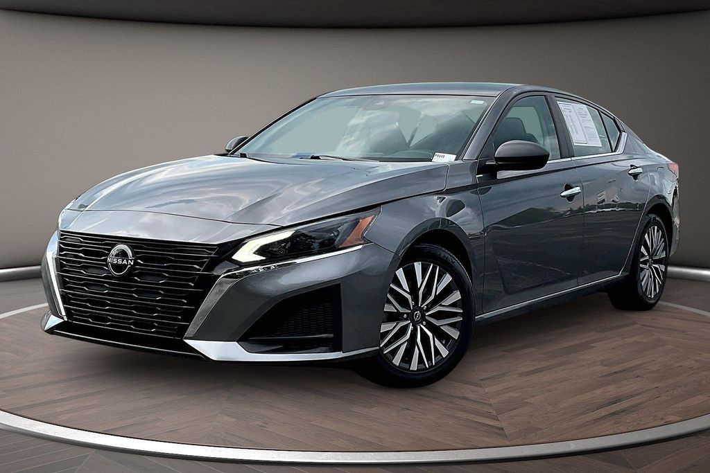 Used 2024 Nissan Altima Sedan