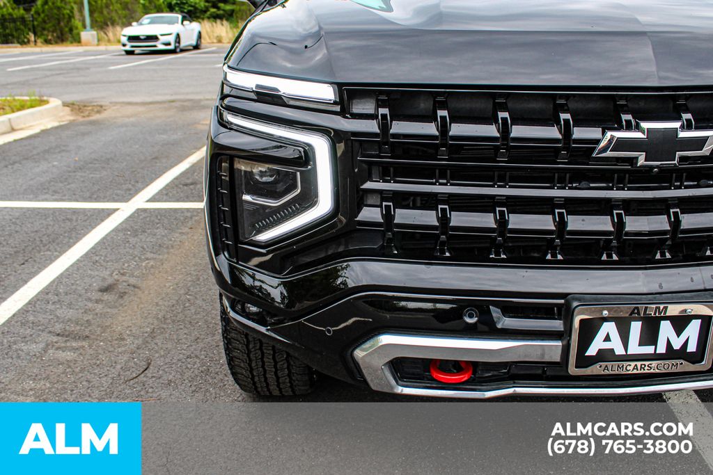 Used 2025 Black Chevrolet Z71 image 11