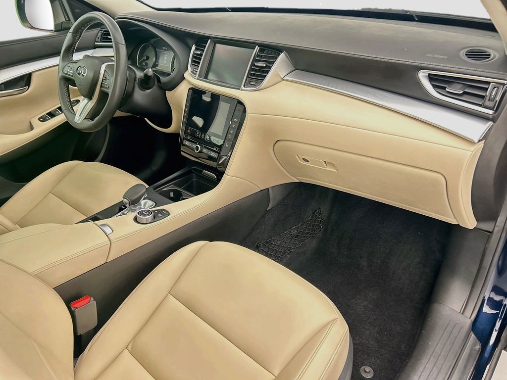 Thumbnail: 2019 INFINITI QX50 - 16
