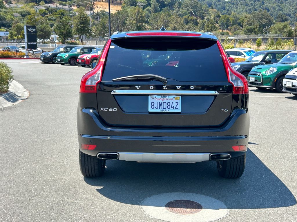 Thumbnail: 2016 Volvo XC60 - 4