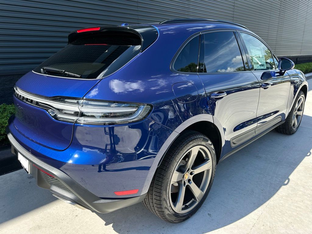 Thumbnail: 2026 Porsche Macan - 9
