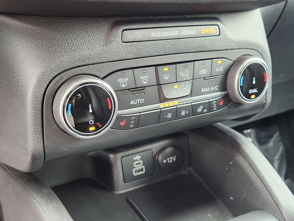 2025 Ford Escape ST-Line Select - Photo 10