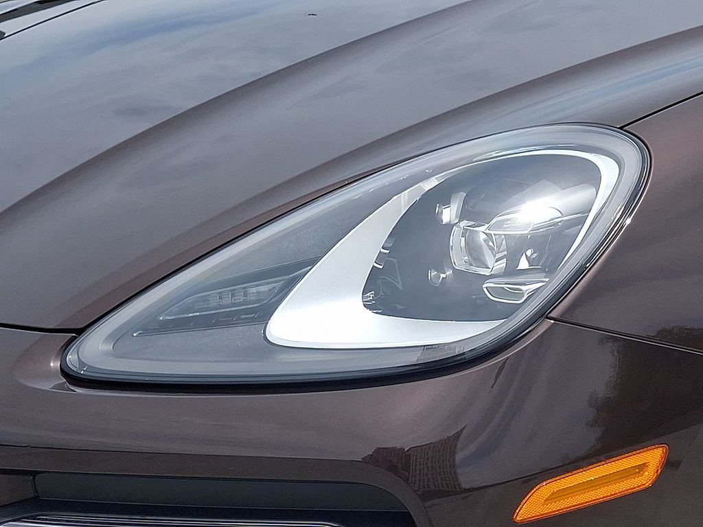 Thumbnail: 2023 Porsche Cayenne - 11