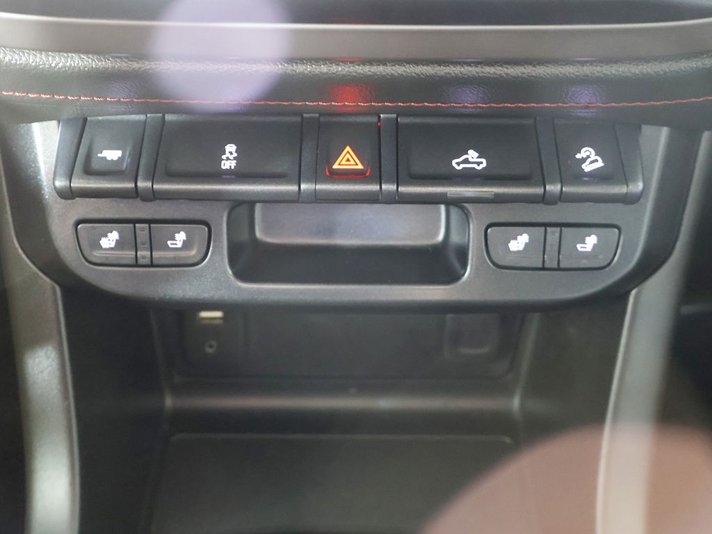 Used 2016 Black GMC SLE1 image 36