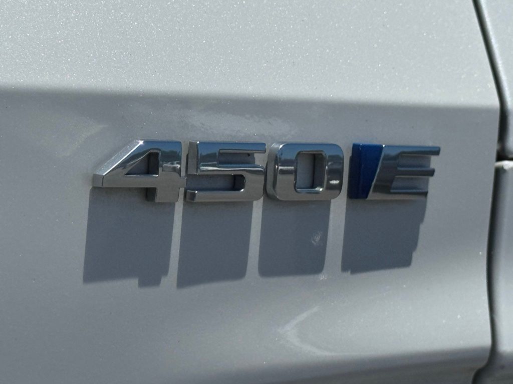 2024 Cadillac LYRIQ Sport Crystal White - Jim Hudson Acura - Image 11