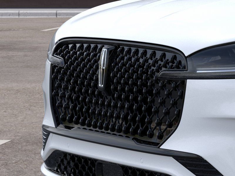 Thumbnail: 2026 Lincoln Aviator - 17
