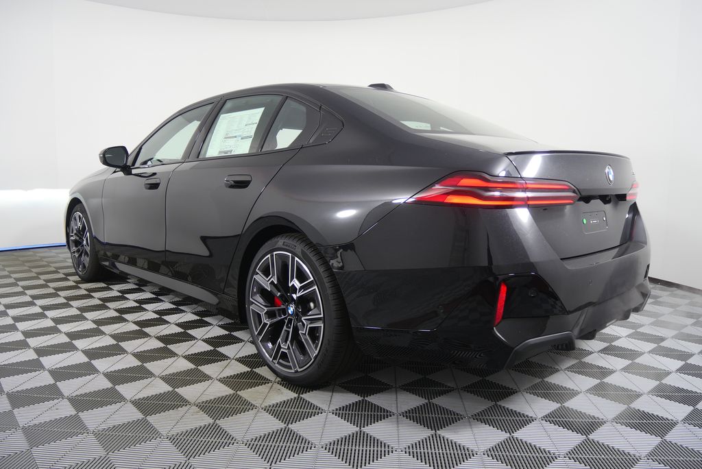 Thumbnail: 2026 BMW 5 Series - 5