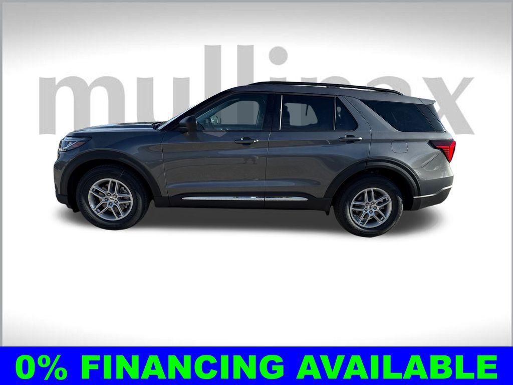 2025 Ford Explorer photo 3