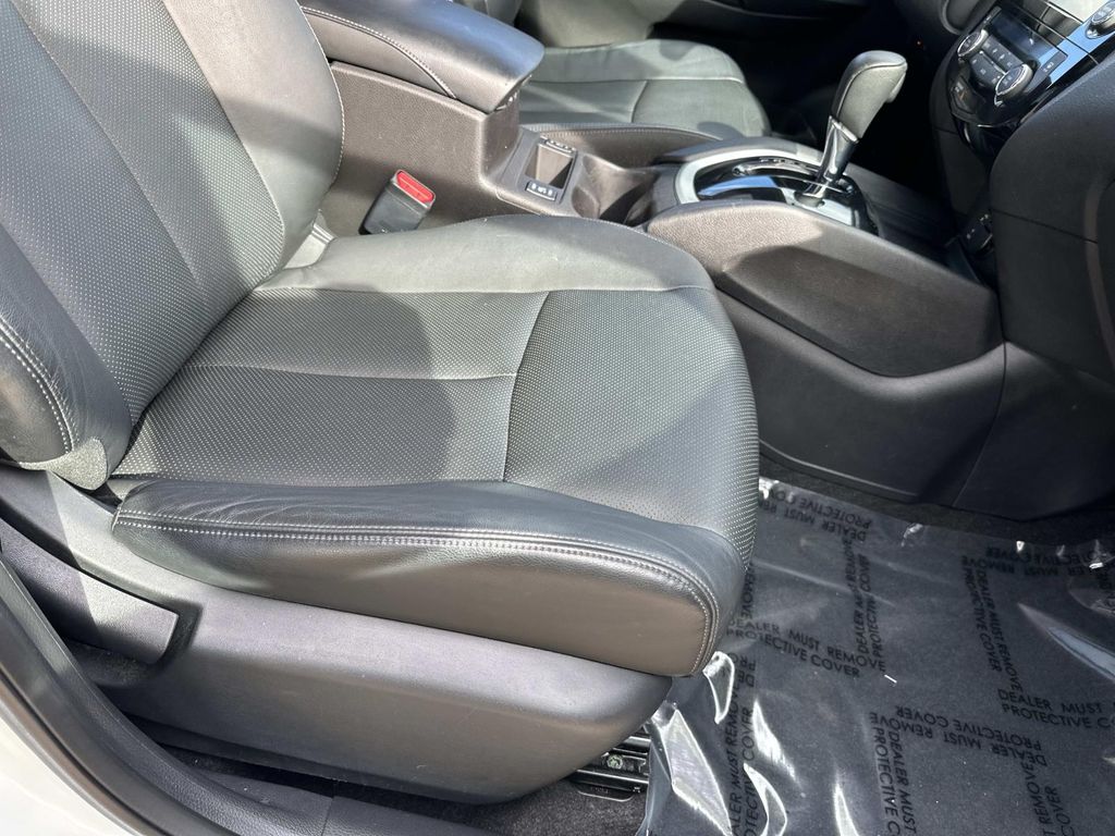 Thumbnail: 2014 Nissan Rogue - 21