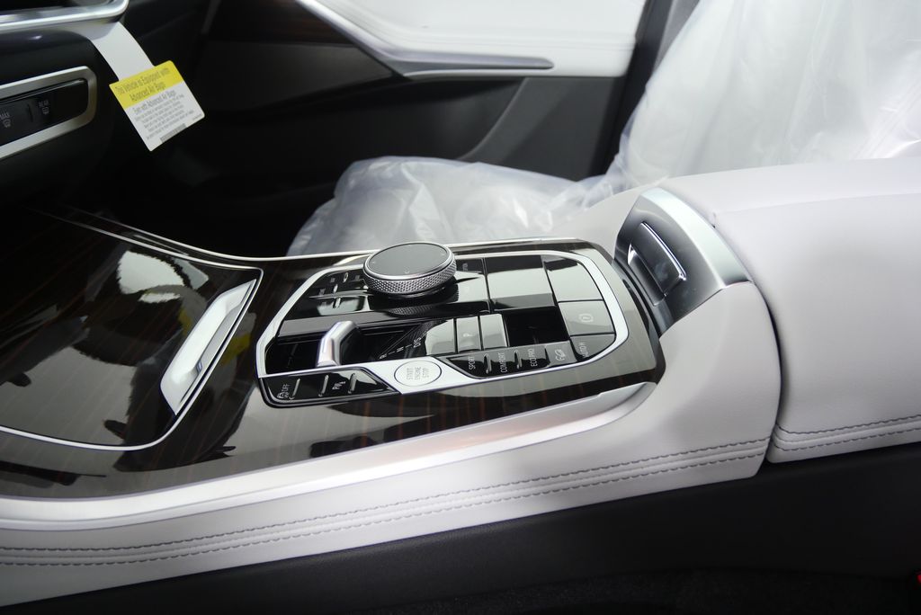 Thumbnail: 2026 BMW X5 - 22