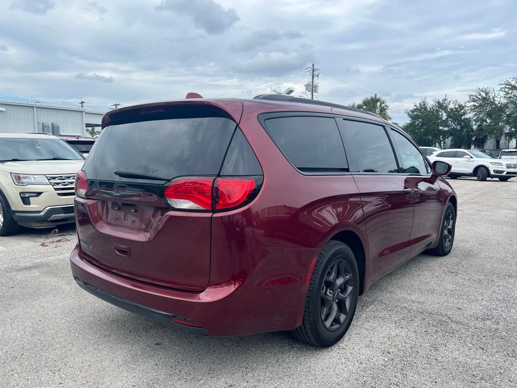 2020 Chrysler Pacifica Touring L Plus 4