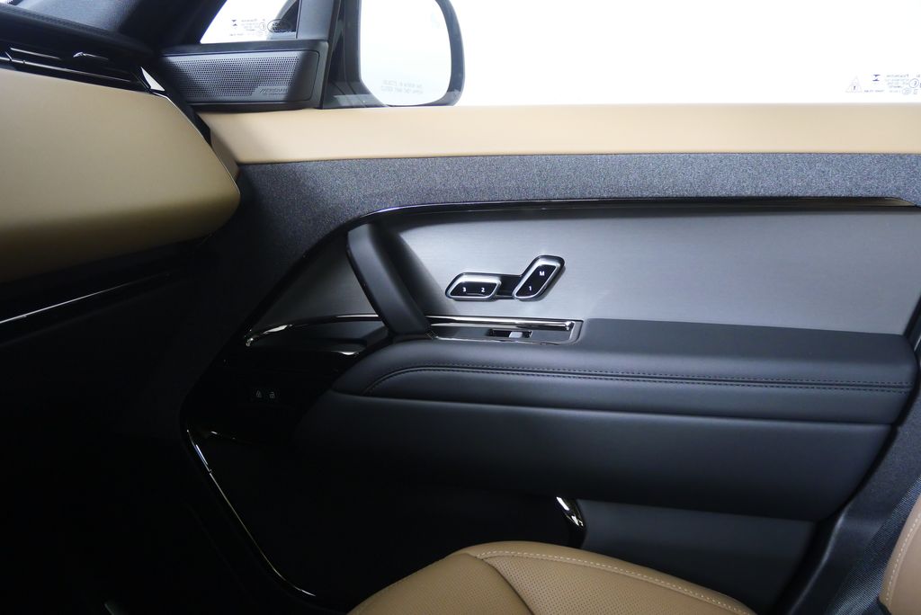 Thumbnail: 2025 Land Rover Range Rover Sport - 31