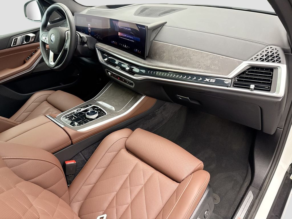 Thumbnail: 2026 BMW X5 - 16