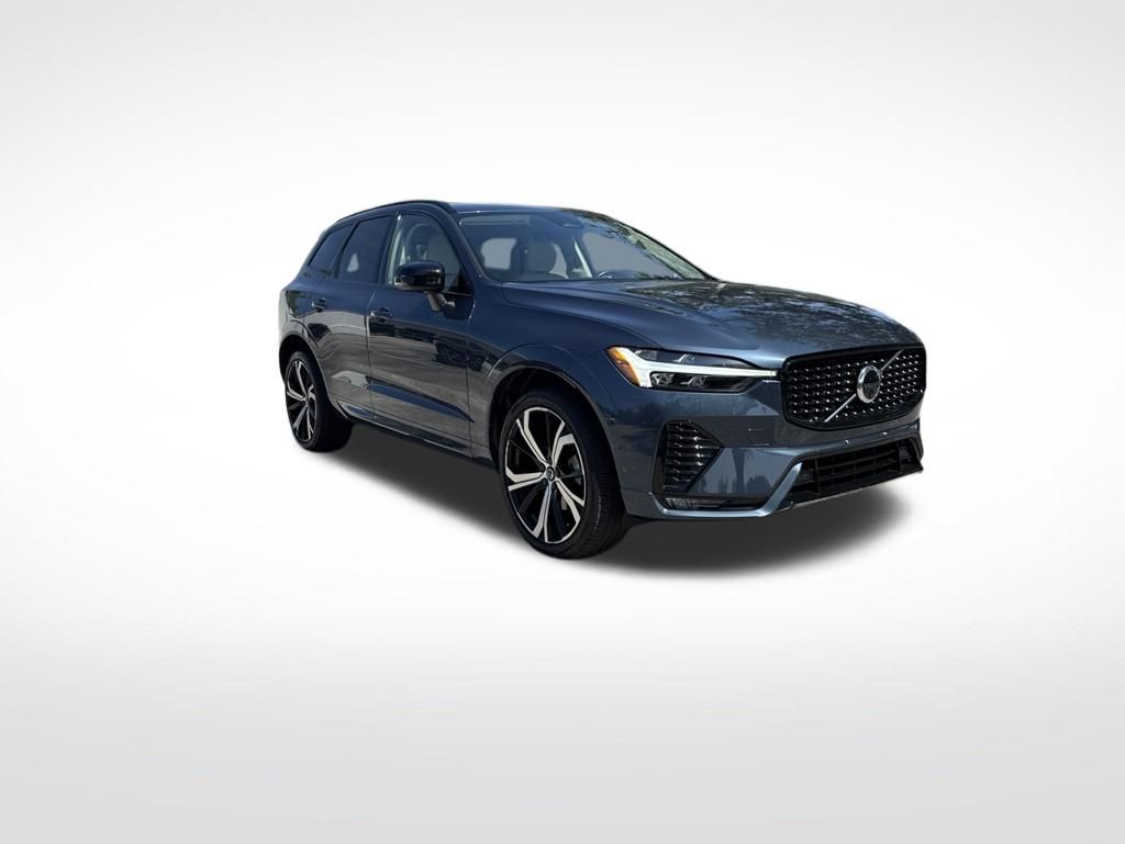 2023 Volvo XC60 B5 Ultimate Dark Theme AWD's photo