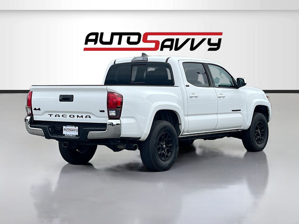 Used 2019 White Toyota SR5 image 7