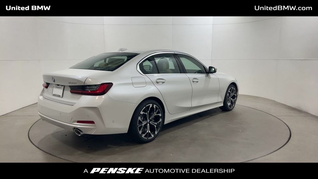 2025 BMW 3 Series 330i 8