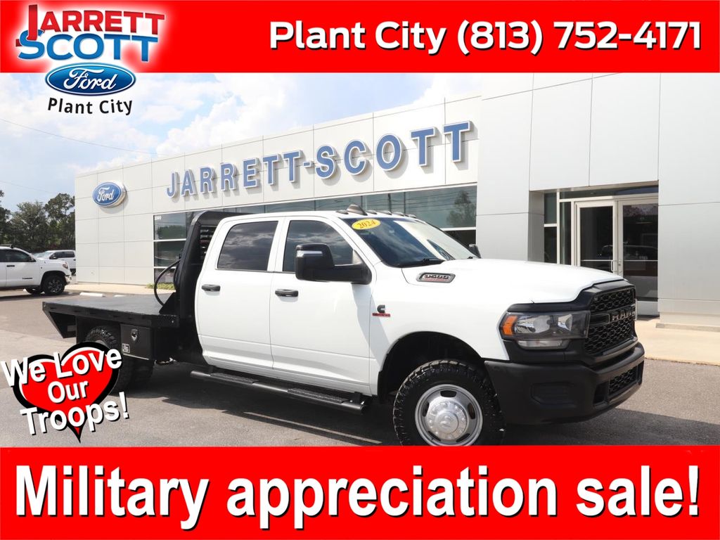 2024 RAM 3500 Chassis Tradesman Crew Cab LB DRW 4WD