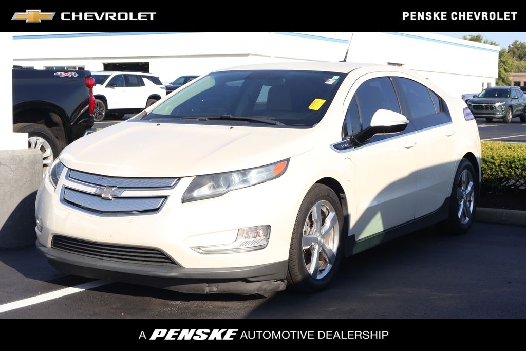 Thumbnail: 2014 Chevrolet Volt - 1