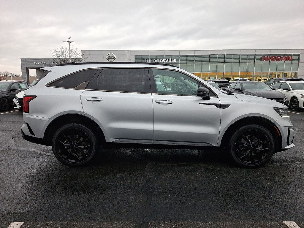 Thumbnail: 2022 Kia Sorento - 7