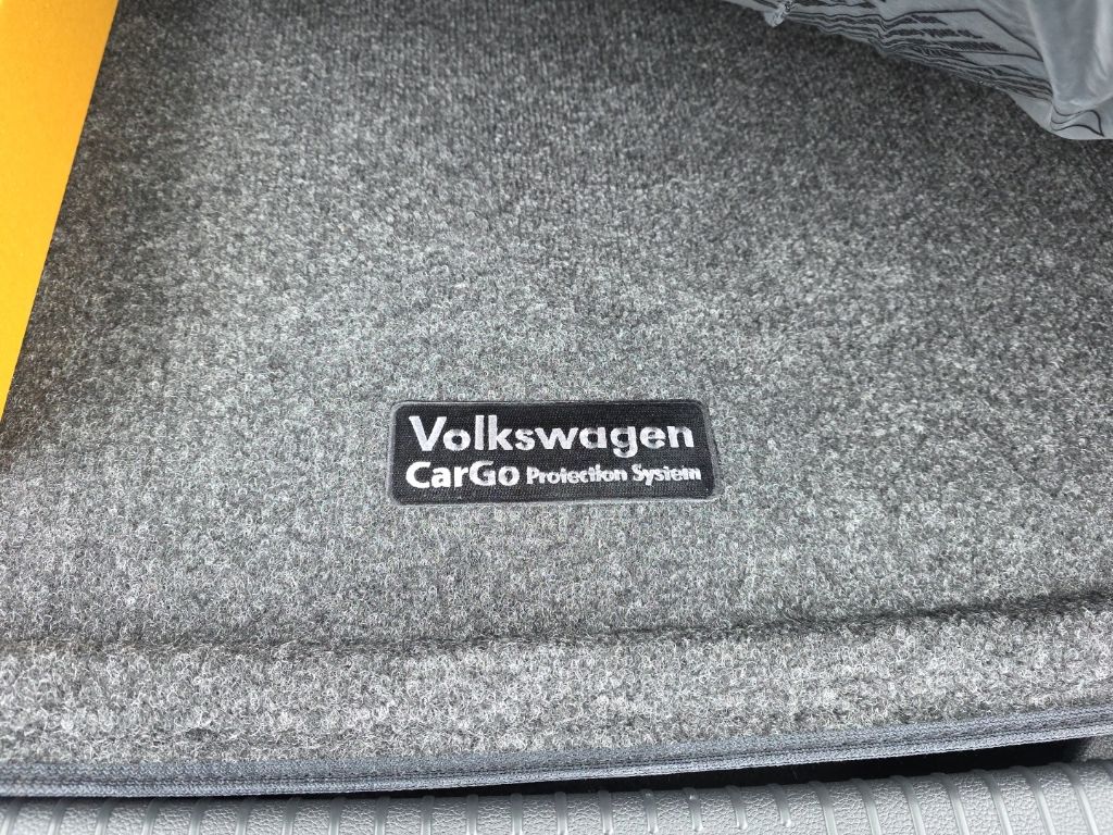2026 Volkswagen Atlas 2.0T SE w/Technology Green at Sutliff Volkswagen