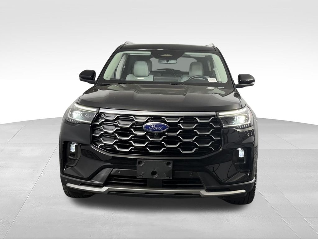 Used 2025 Black Metallic Ford Platinum image 9