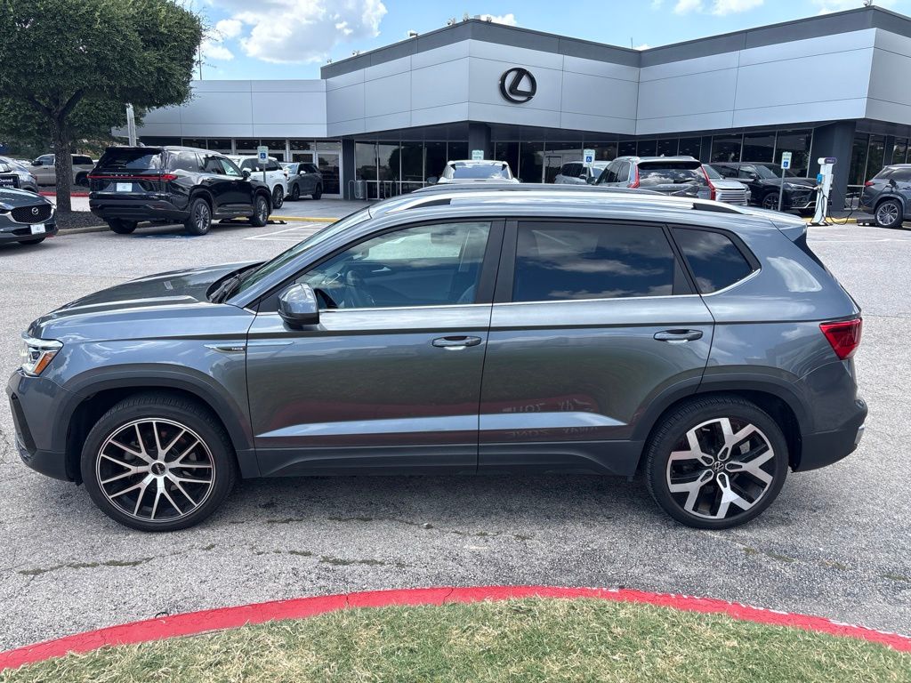 Thumbnail: 2022 Volkswagen Taos - 2