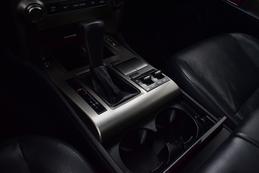 Thumbnail: 2015 Lexus GX - 21