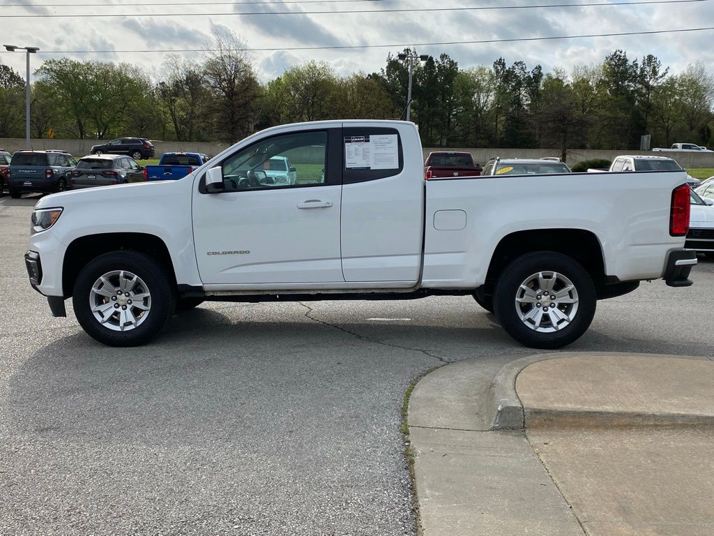 View vehicle photo 4