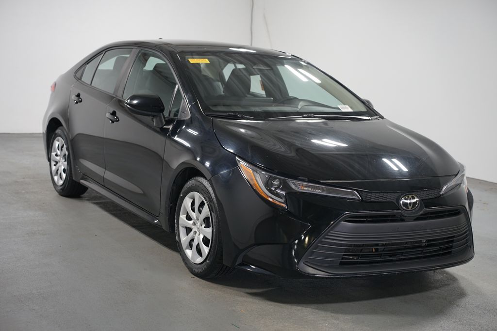 Thumbnail: 2023 Toyota Corolla - 3