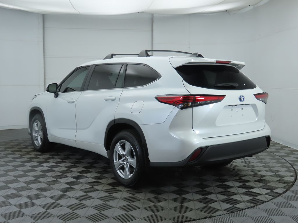 Thumbnail: 2023 Toyota Highlander - 7