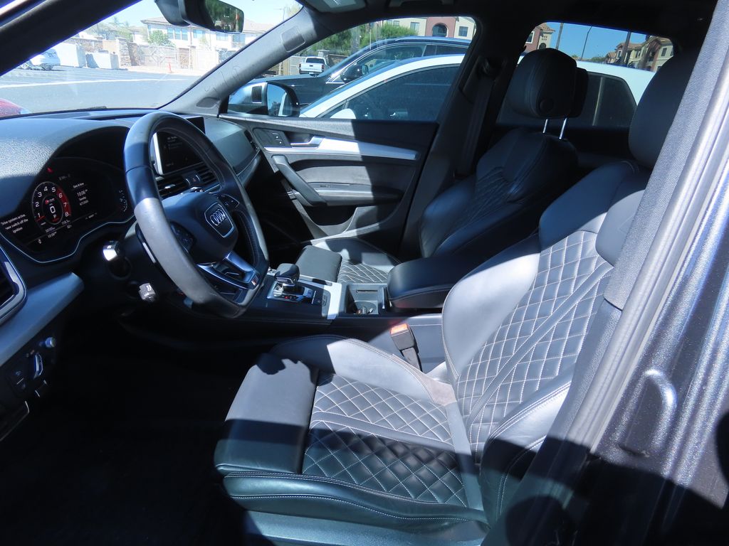 Thumbnail: 2018 Audi SQ5 - 10