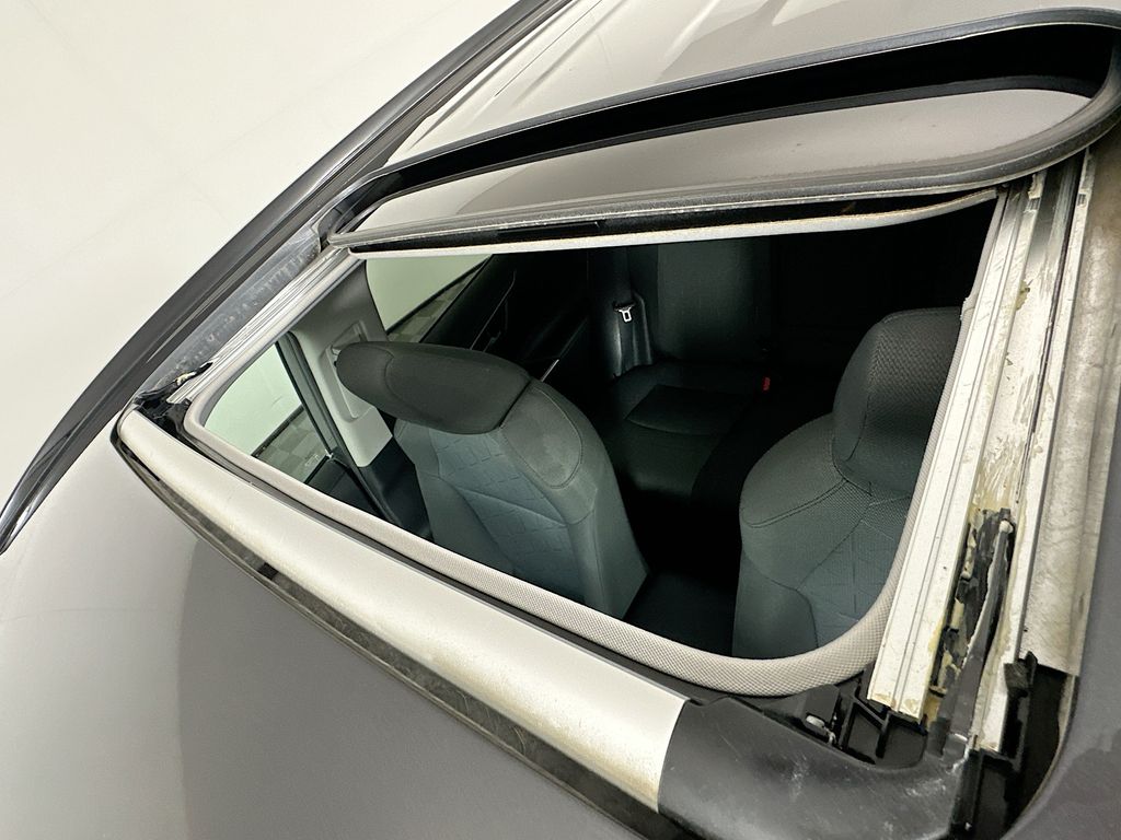 Thumbnail: 2020 Toyota RAV4 - 21