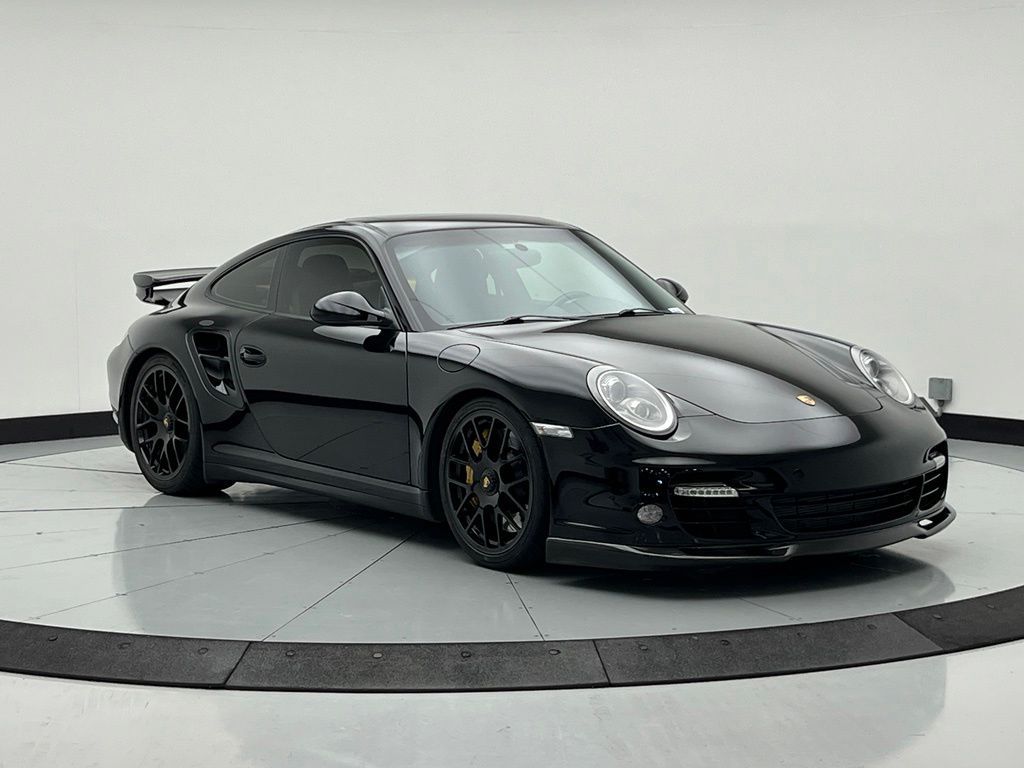 Thumbnail: 2010 Porsche 911 - 7