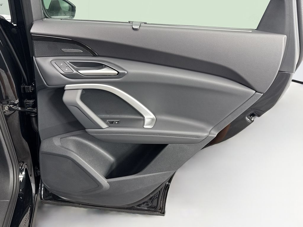 Thumbnail: 2025 Audi Q5 - 27