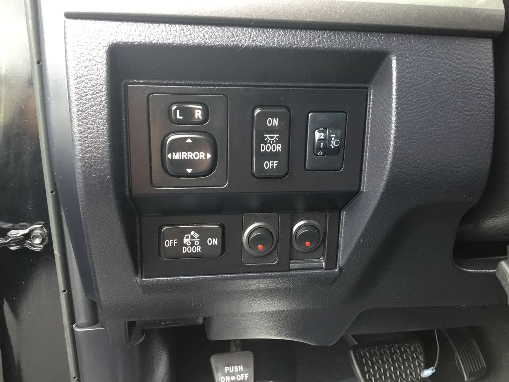 2016 Toyota Tundra SR5 16